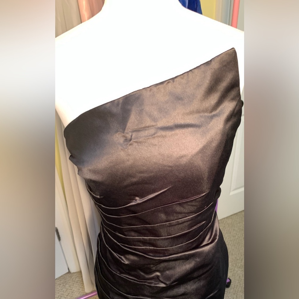 Strapless HIGH Slit Satin Train Ruching Black Architectural Gown - Picture 9 of 9